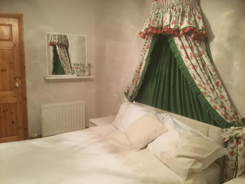 Bed and Breakfast Five Oaks Londonderry Pokoj fotografie